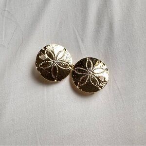 Vintage 80s gold sand dollar ribbon belt buckle